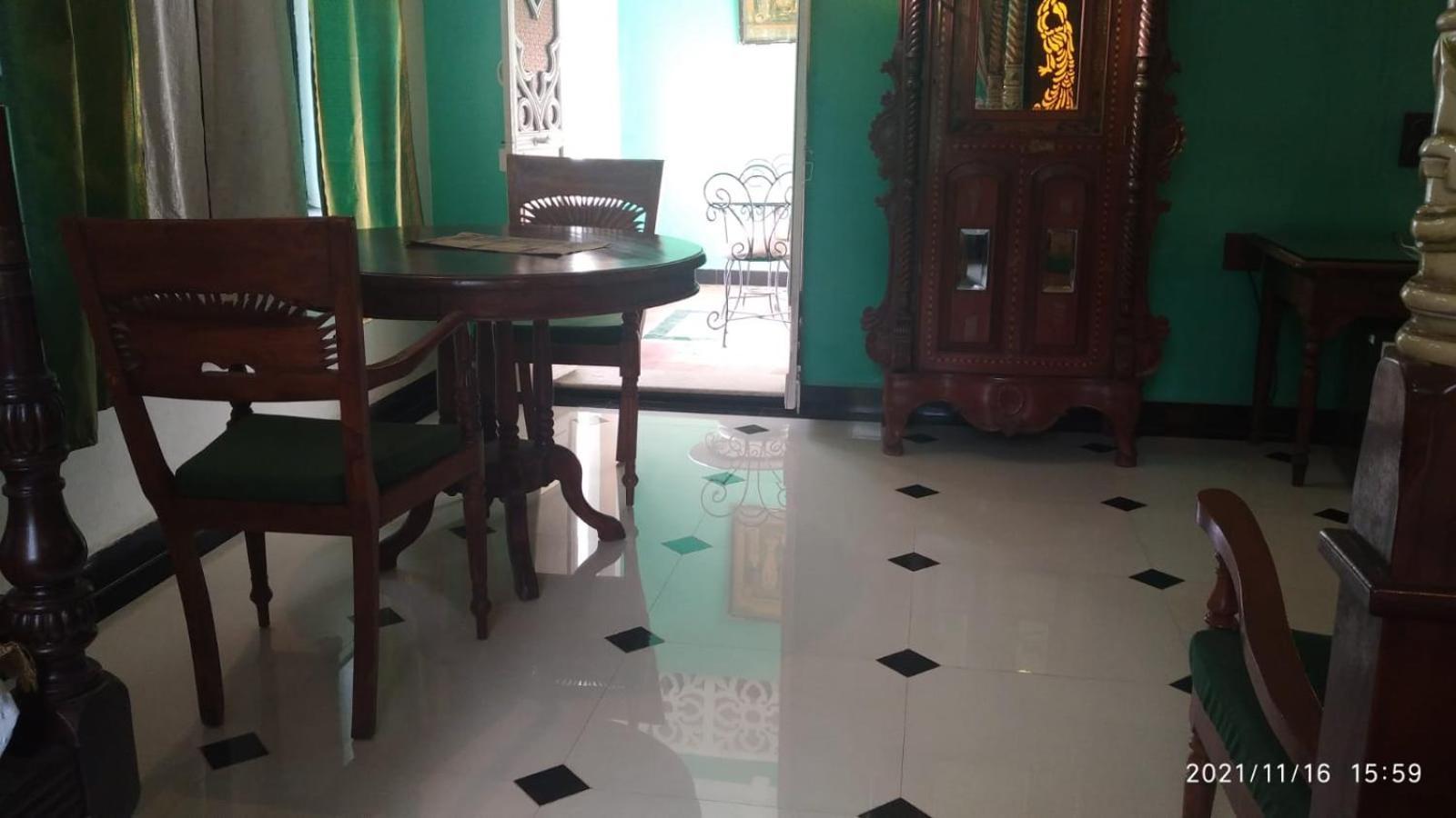 斯瓦米玛德因德克酒店 库姆巴科纳姆 外观 照片