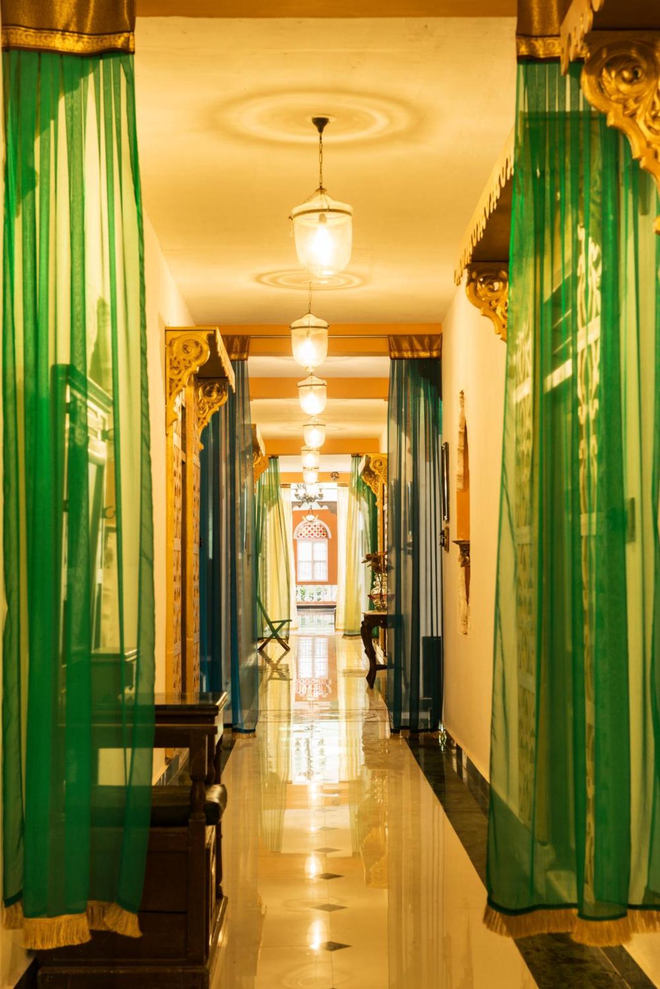 斯瓦米玛德因德克酒店 库姆巴科纳姆 外观 照片